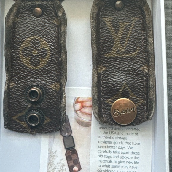 Authentic LV SPARK I Apple Watch Leather Band - Picture 2 of 8